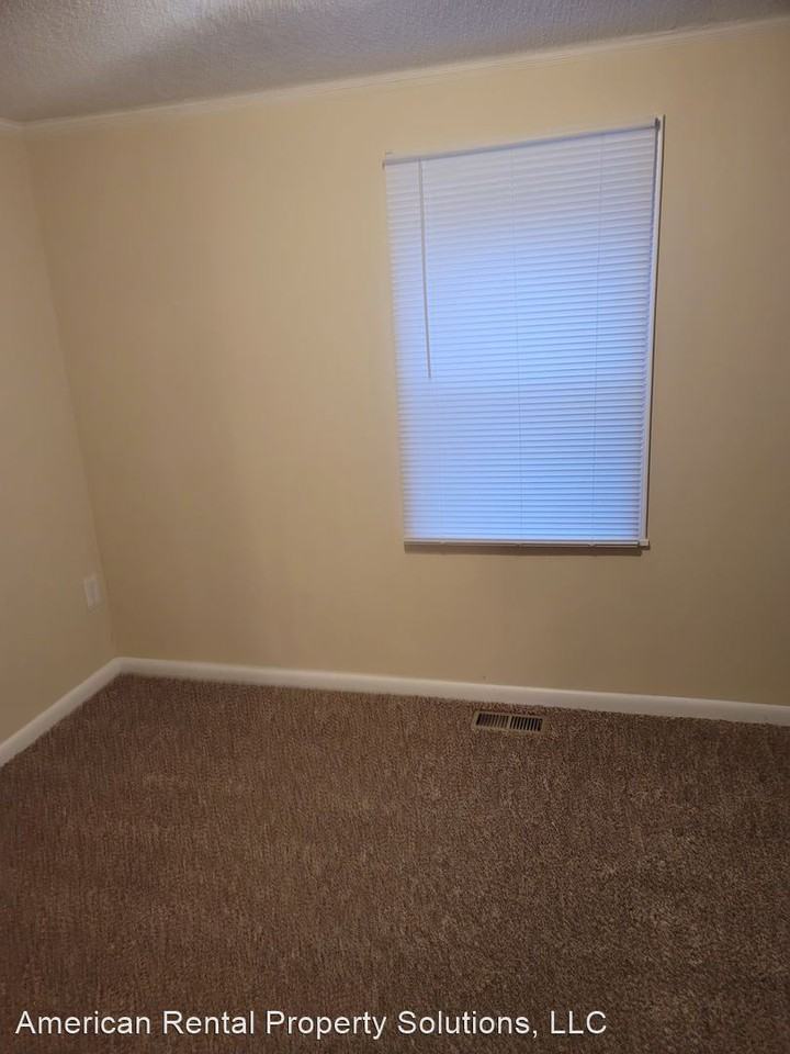 3123 3123 Ross Ave Mecklenburg County - Photo 3 of 21