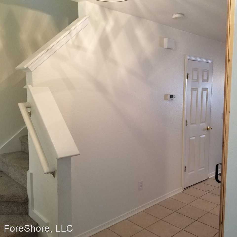 208 College Ln - Photo 2 of 17