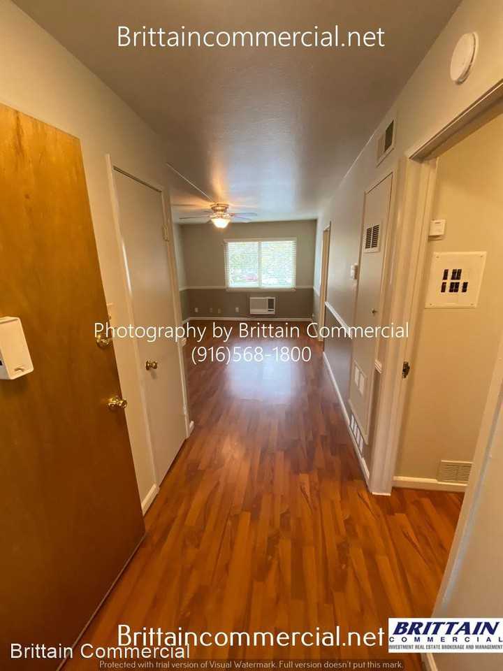 2533 2nd AVE - Photo 2 of 8