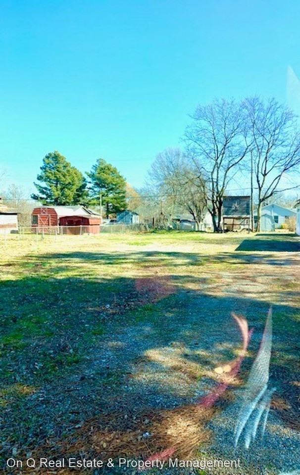 520 N Pine Ave - Photo 2 of 11