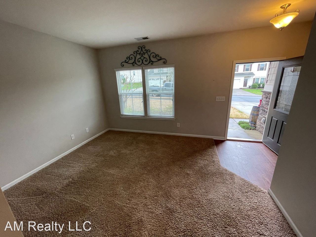 10849 Tailwater St - Photo 2 of 12