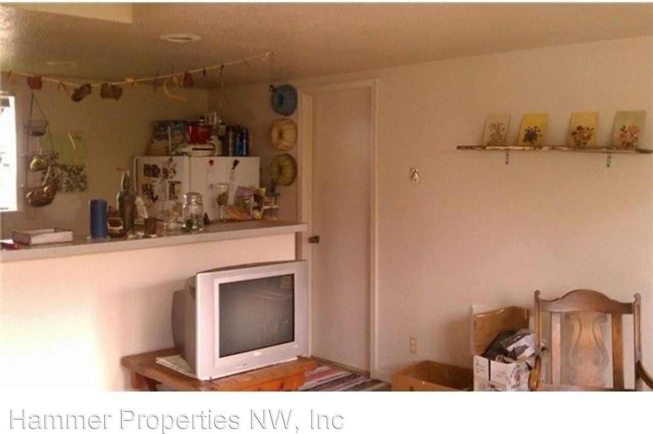 3407 Connelly Ave - Photo 2 of 9