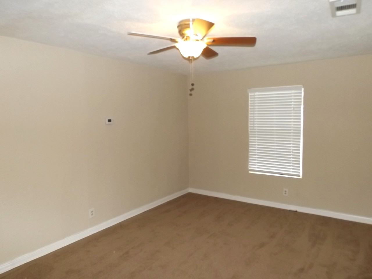 3305 Todd Ave - Photo 2 of 9