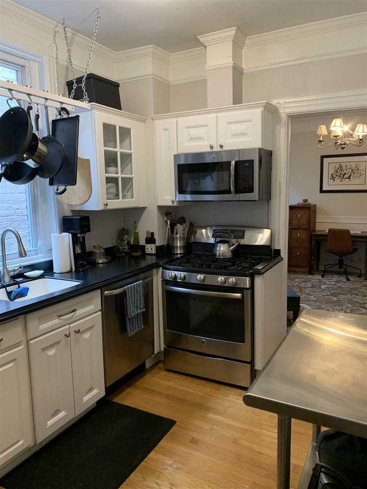 723 Willow Ave Unit 5l - Photo 3 of 16