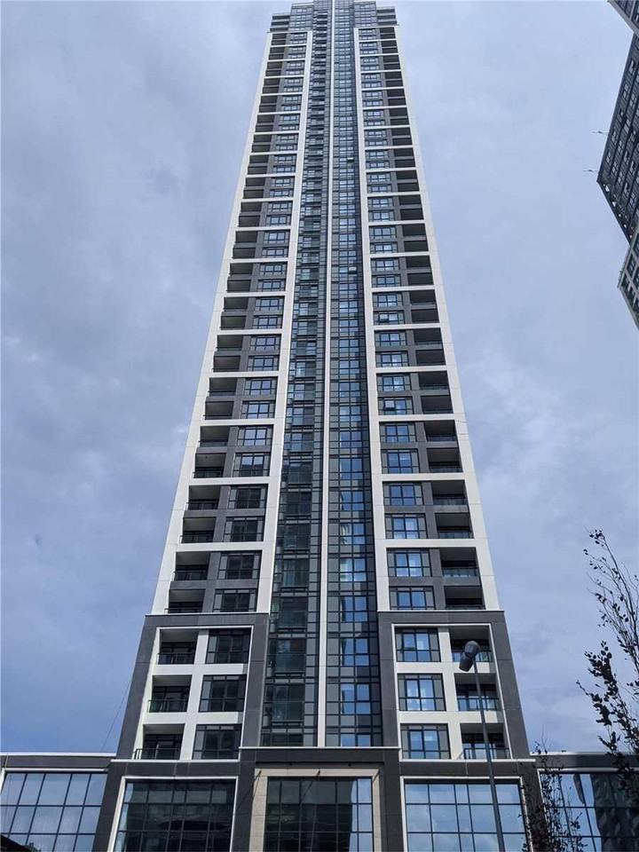 7 Mabelle Avenue #504