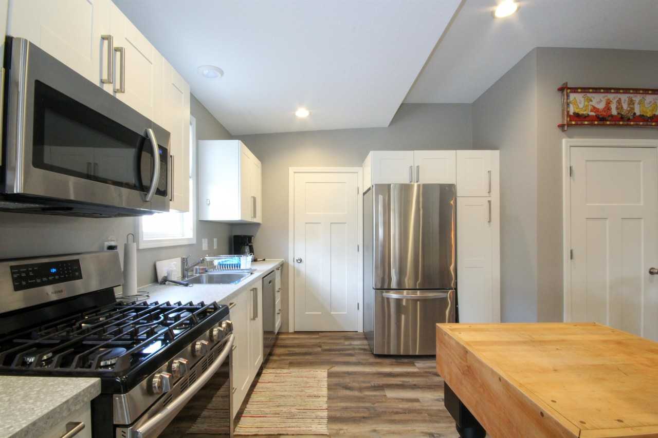 711 Sims Ave #A - Photo 2 of 19