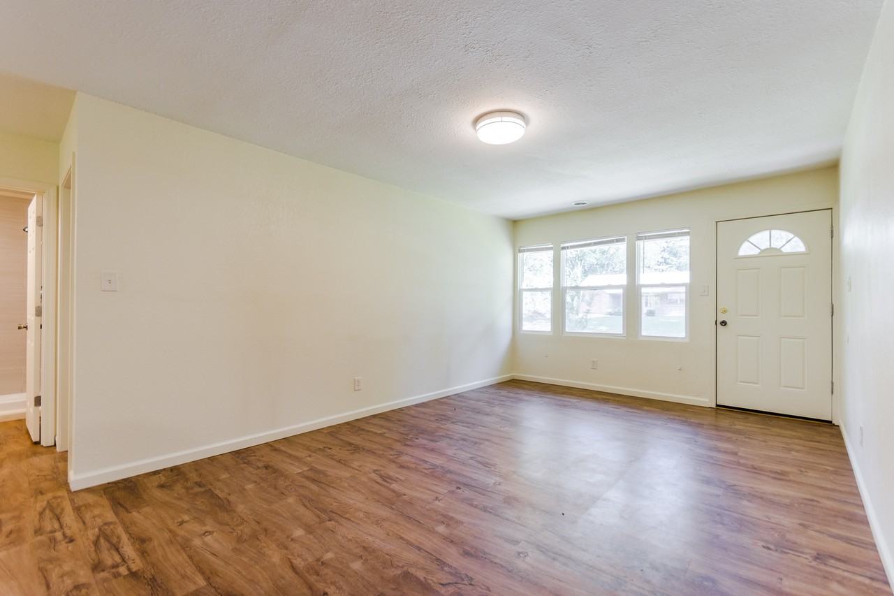 2055 College View Rd #1 - Photo 3 of 10