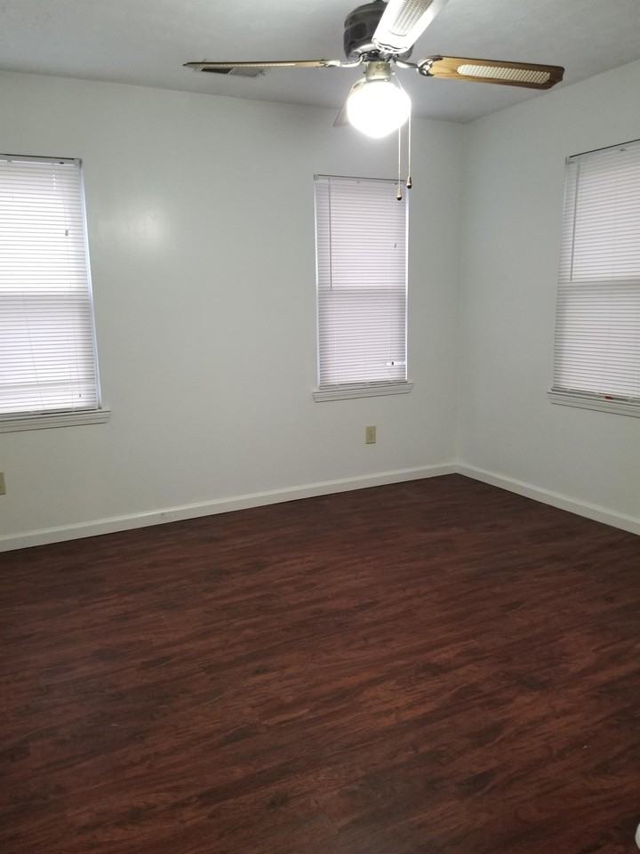 355 10th St Nw #2 - Photo 4 of 16