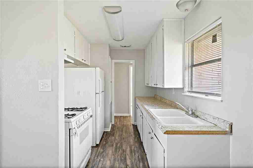 105 Plum Street #1 - Photo 3 of 10