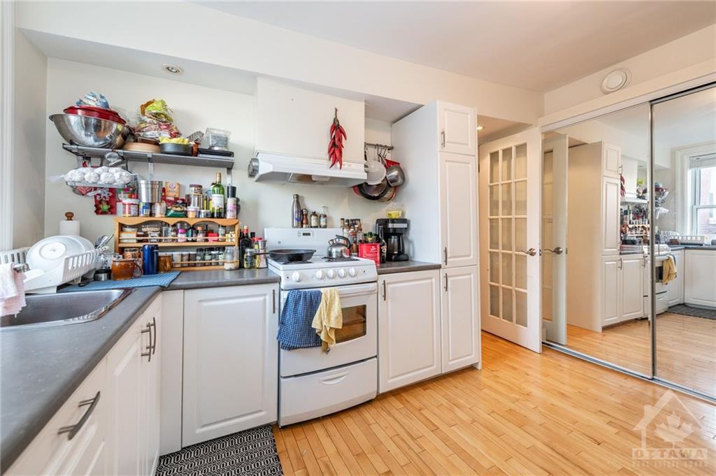 489 Metcalfe Street #2 - Photo 4 of 8