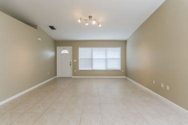 1662 Nw 97th Ave - Photo 2 of 20