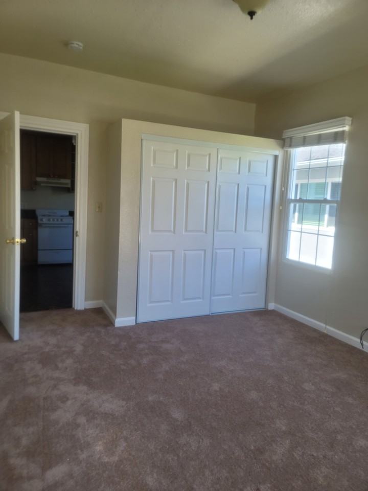 1225 Mastic Street - Photo 2 of 9