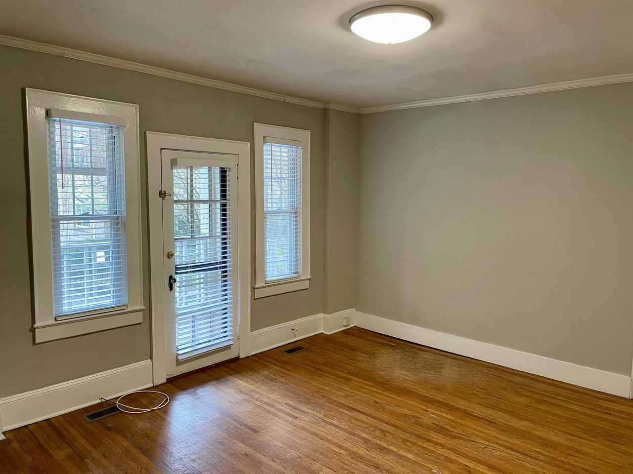 411 N Laurel Ave #5 - Photo 3 of 7