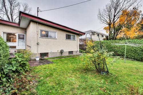 59 Tiverton Drive - Photo 3 of 16