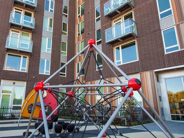 1650 Nw 13th Ave - Photo 4 of 11