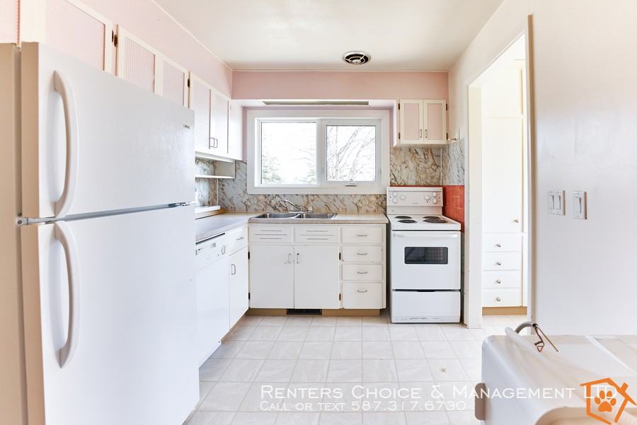 2311 17 St - Photo 2 of 13