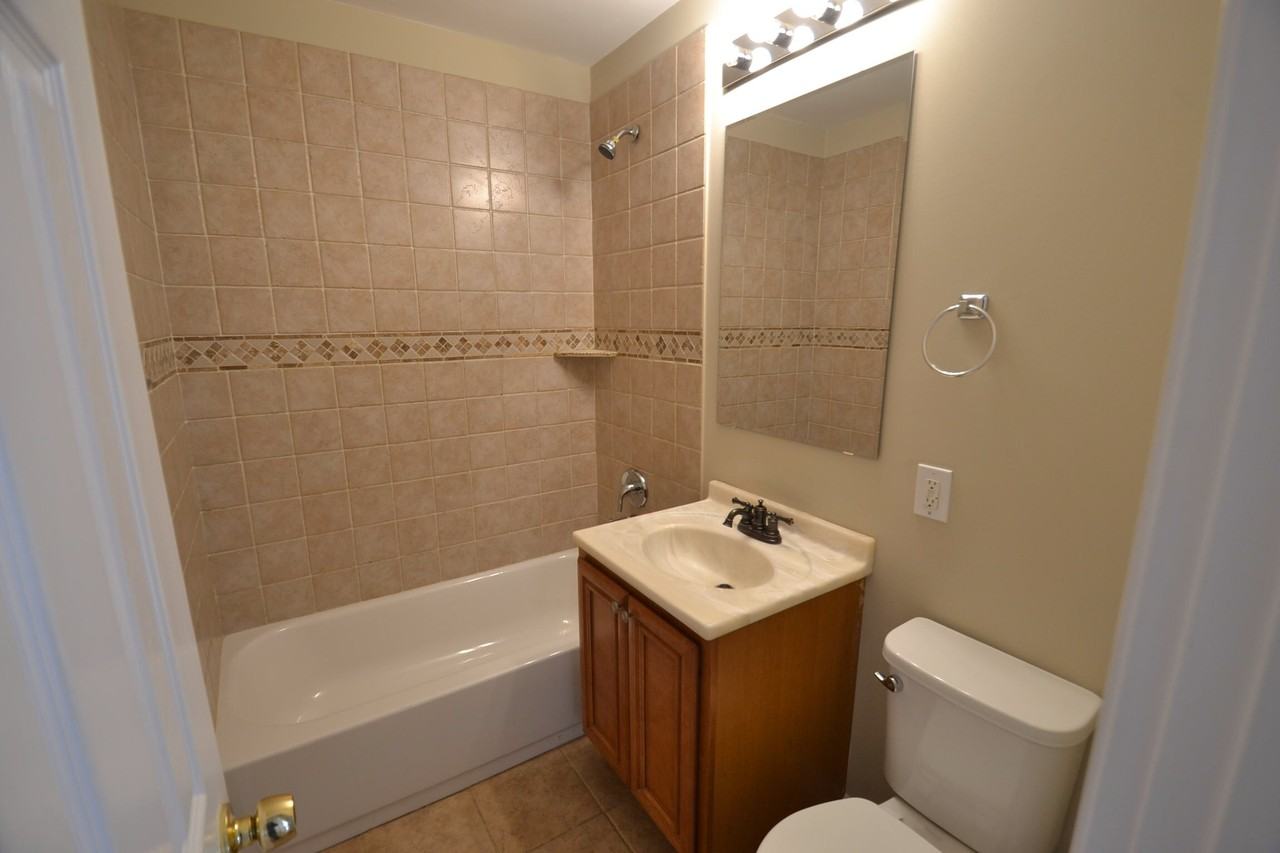 8316 N Wisner St - Photo 3 of 8