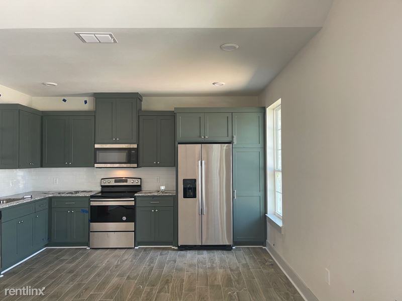 603 Nacogdoches St - Photo 2 of 9