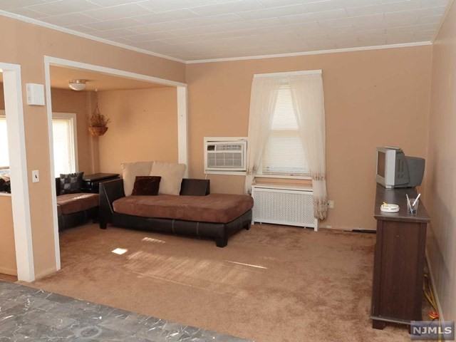 77 Munn Ave - Photo 2 of 9