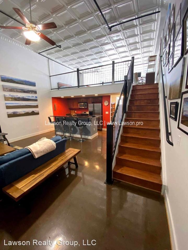 319 Campbell Ave SW - Photo 2 of 32