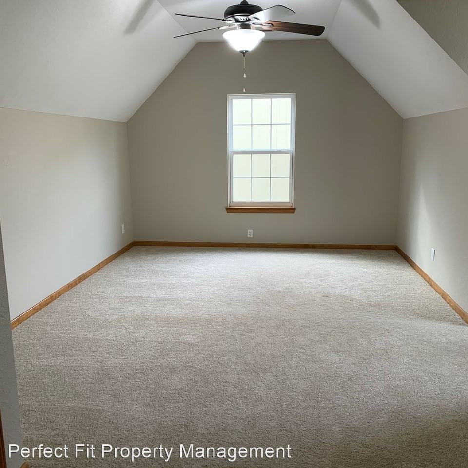 418 Wisconsin St - Photo 2 of 14