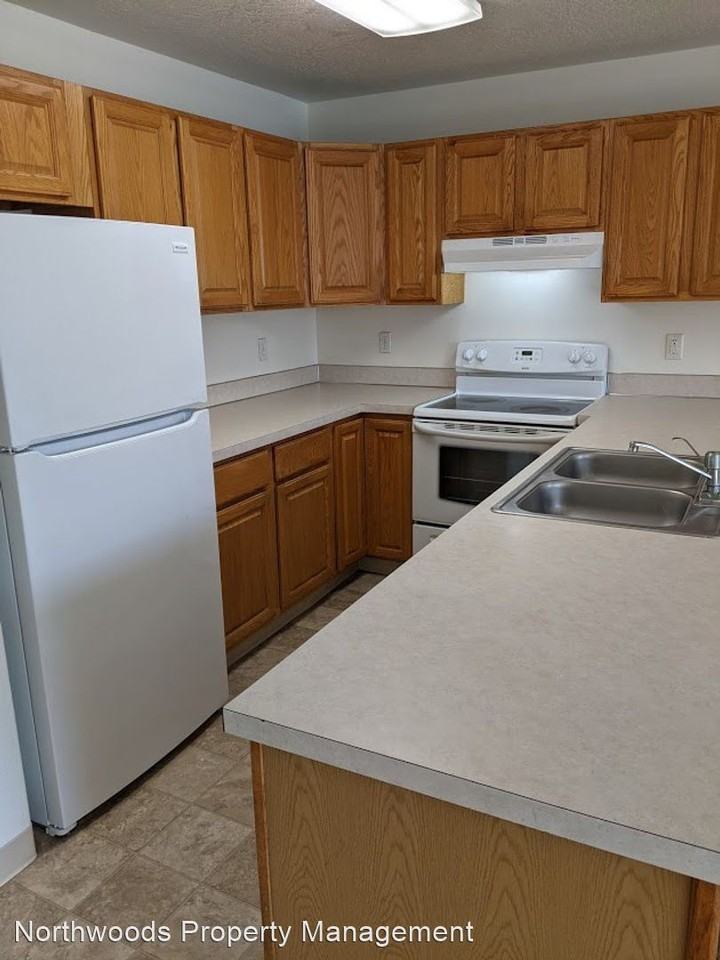 673 N Cloverleaf Loop - Photo 2 of 12