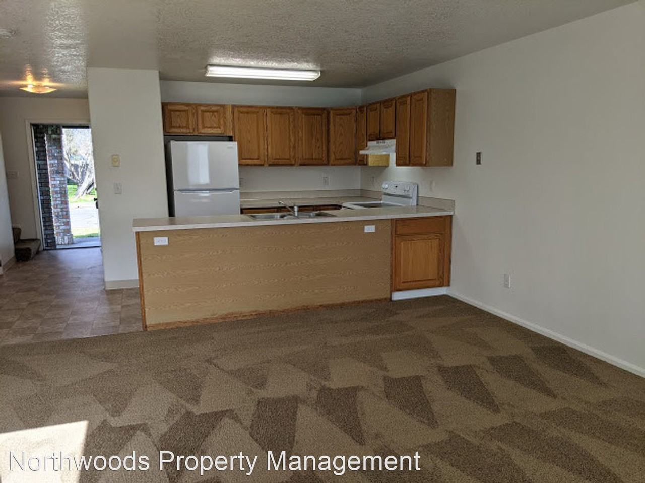 673 N Cloverleaf Loop - Photo 3 of 12