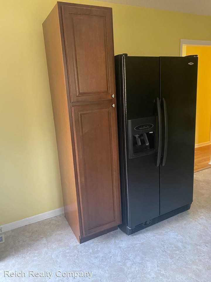 576 Old Wilkesboro Rd - Photo 3 of 8