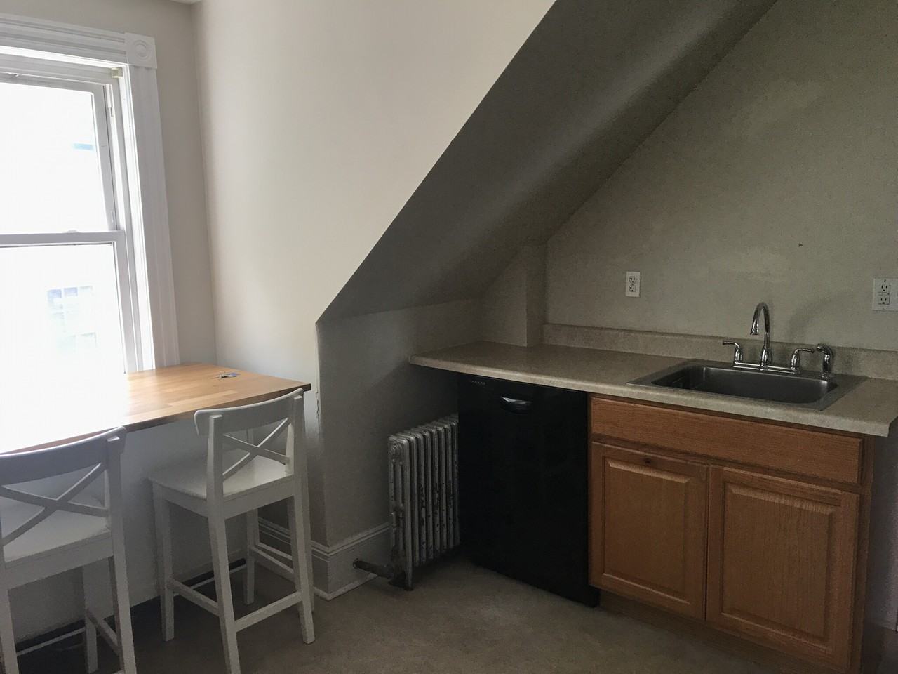 Oakview - Photo 3 of 6