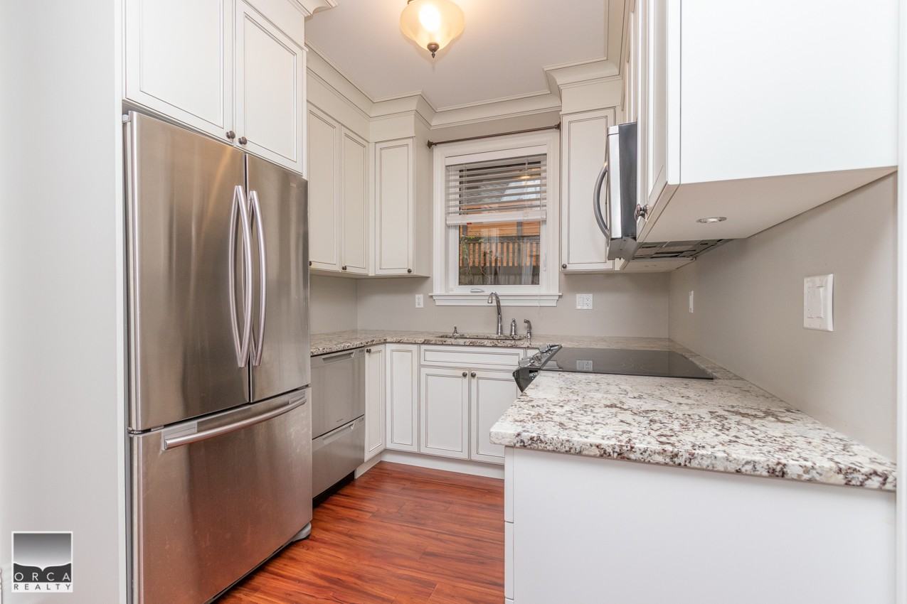 3046 Del Rio Dr - Photo 2 of 17