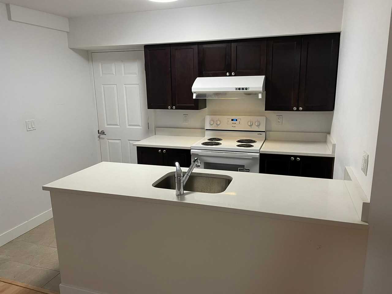 638 Thompson Ave - Photo 2 of 7