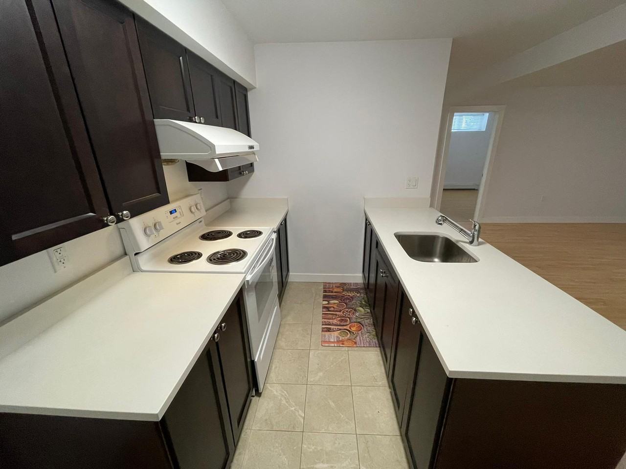 638 Thompson Ave - Photo 3 of 7