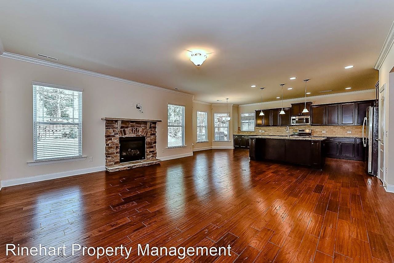 1042 Cameron Creek Pkwy - Photo 3 of 10