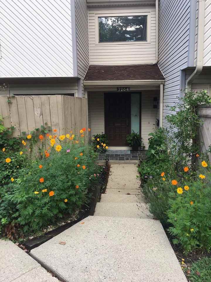 7264 E Galbraith Rd - Photo 2 of 32