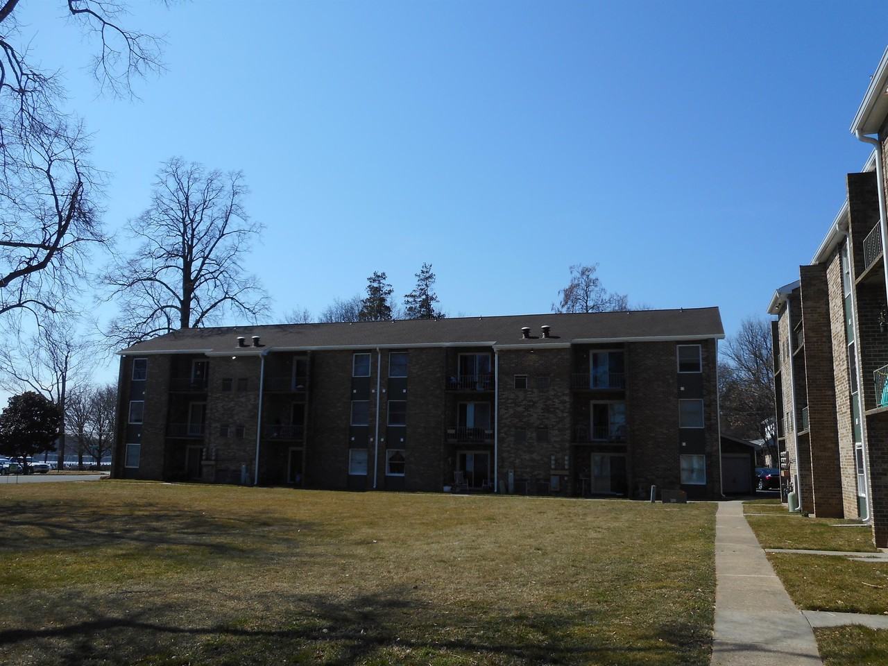 301 #301-3 - Photo 4 of 10