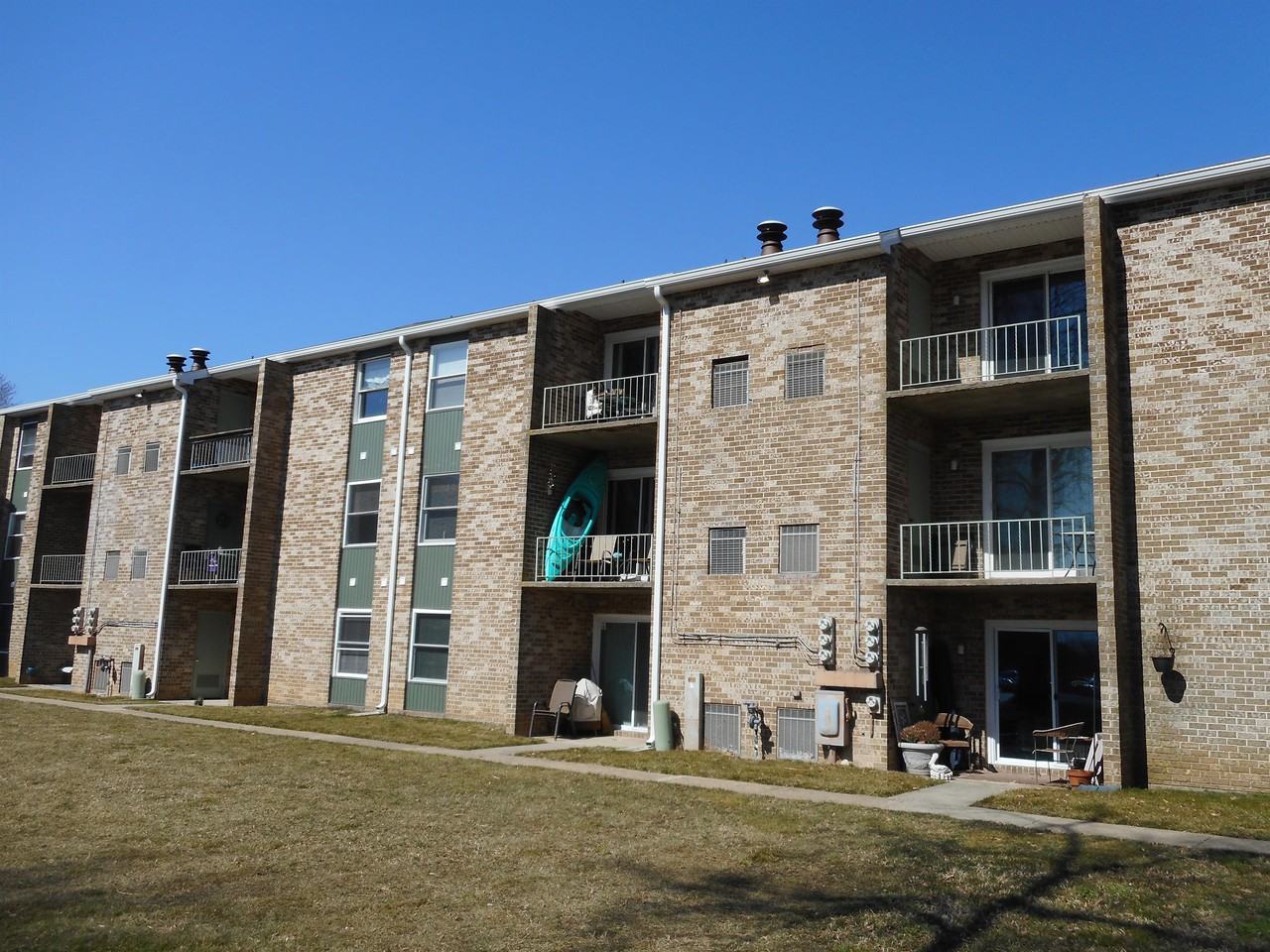 301 #301-3 - Photo 2 of 10