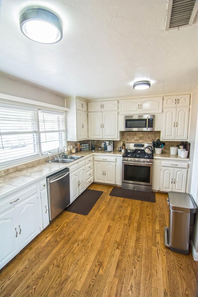 3110 40th St #1 - Photo 3 of 9