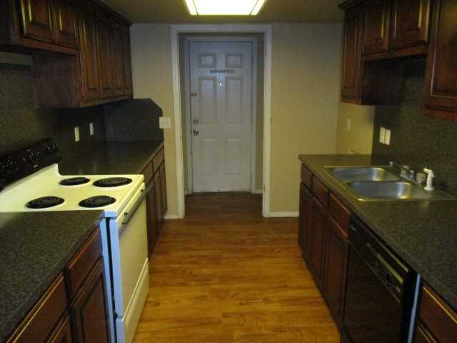 1936 Lariat Circle - Photo 4 of 13