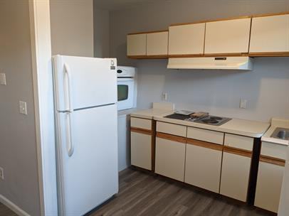 562 Main Street - Photo 2 of 8