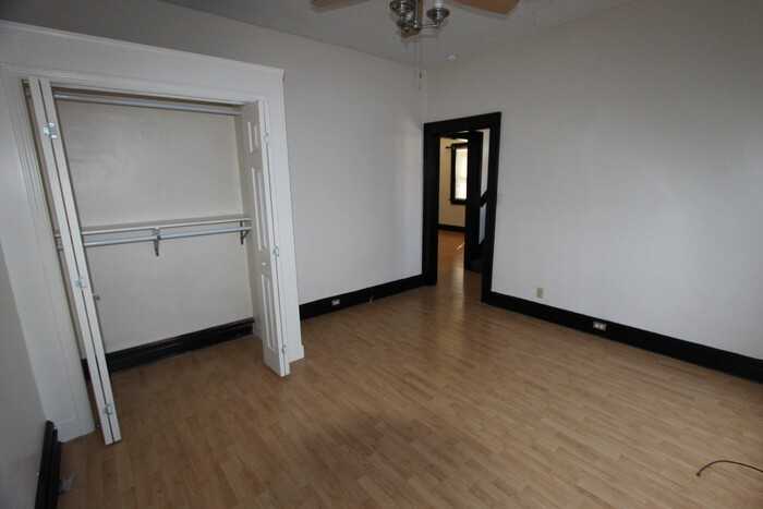 221 Nw Martin Luther King Jr Blvd - Photo 3 of 19