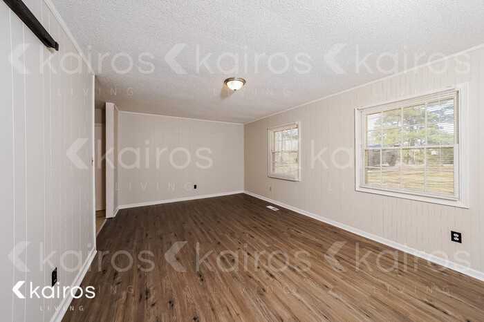 2319 Applewood Dr - Photo 3 of 15