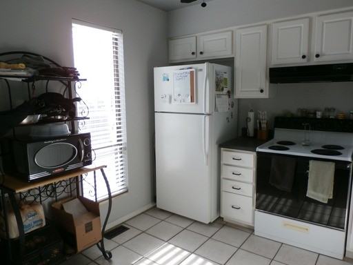 2860 Cliffview Ct - Photo 3 of 13