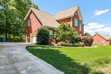 125 Irish Ln - Photo 3 of 23