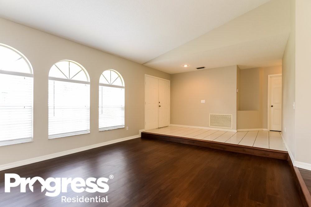 2902 Folklore Dr - Photo 2 of 16