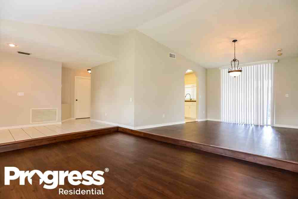 2902 Folklore Dr - Photo 3 of 16