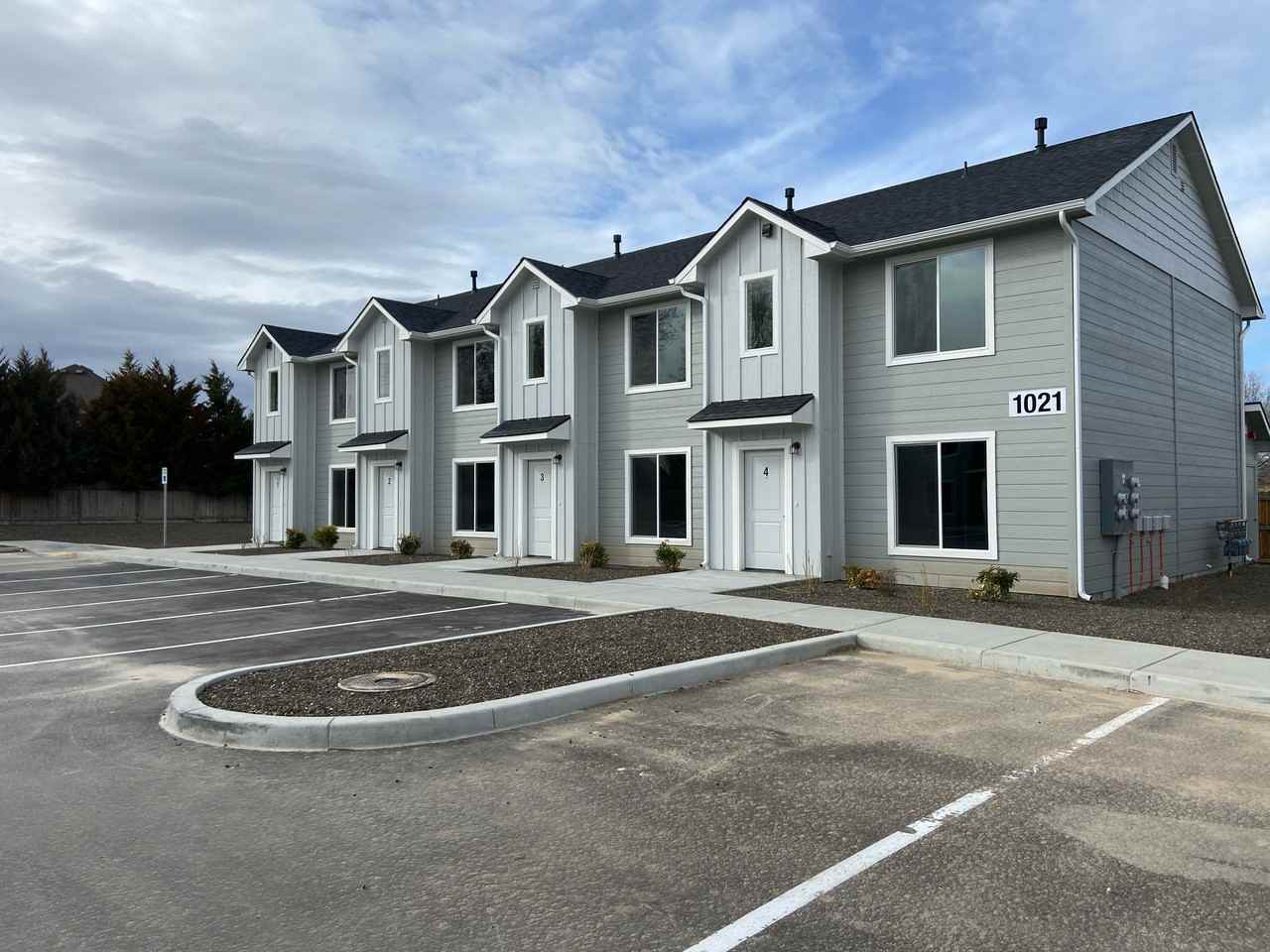 1021 E Iowa Ave #1 - Photo 2 of 8