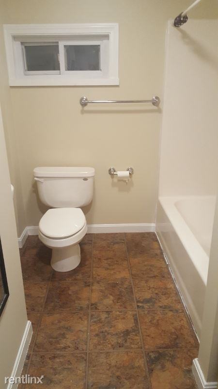 85 Washington St - Photo 3 of 9