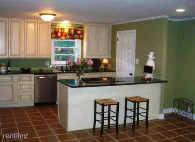 106 Hawkins Dr - Photo 2 of 19