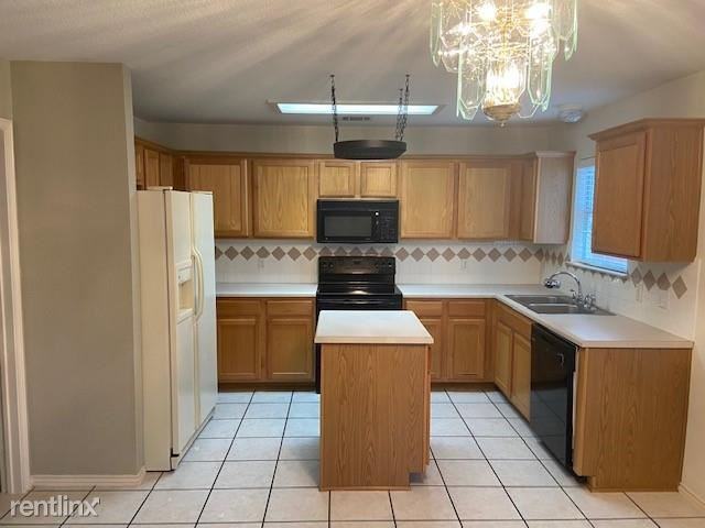 3803 Willie Mays Ln - Photo 3 of 12