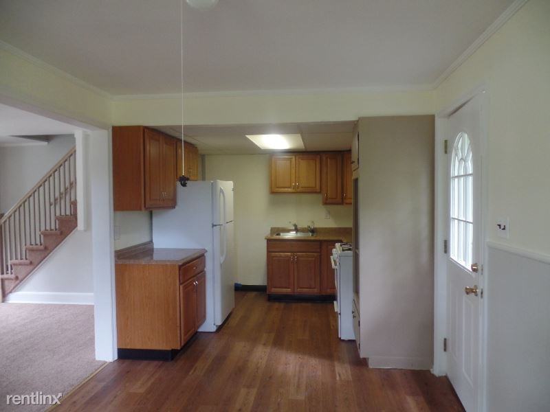 15 Chase Dr - Photo 2 of 12